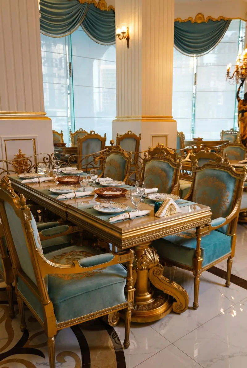 Table details at Qasr Baghdad
